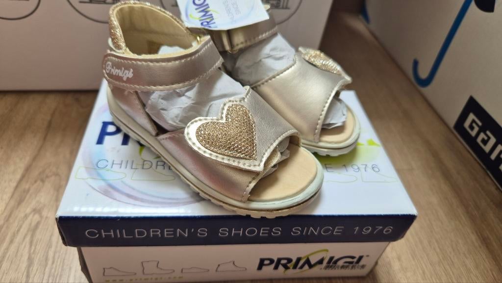 Primigi sandalen meisjes, maat 23, goud, nieuw met doos, Kinderen en Baby's, Kinderkleding | Schoenen en Sokken, Meisje, Nieuw
