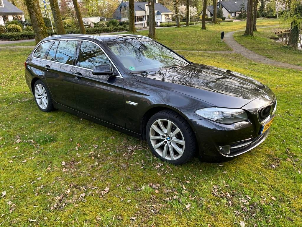 BMW 5-Serie 523I Touring 150KW 2011 Grijs, Auto's, 13 km/l, Achterwielaandrijving, Zwart, Leder
