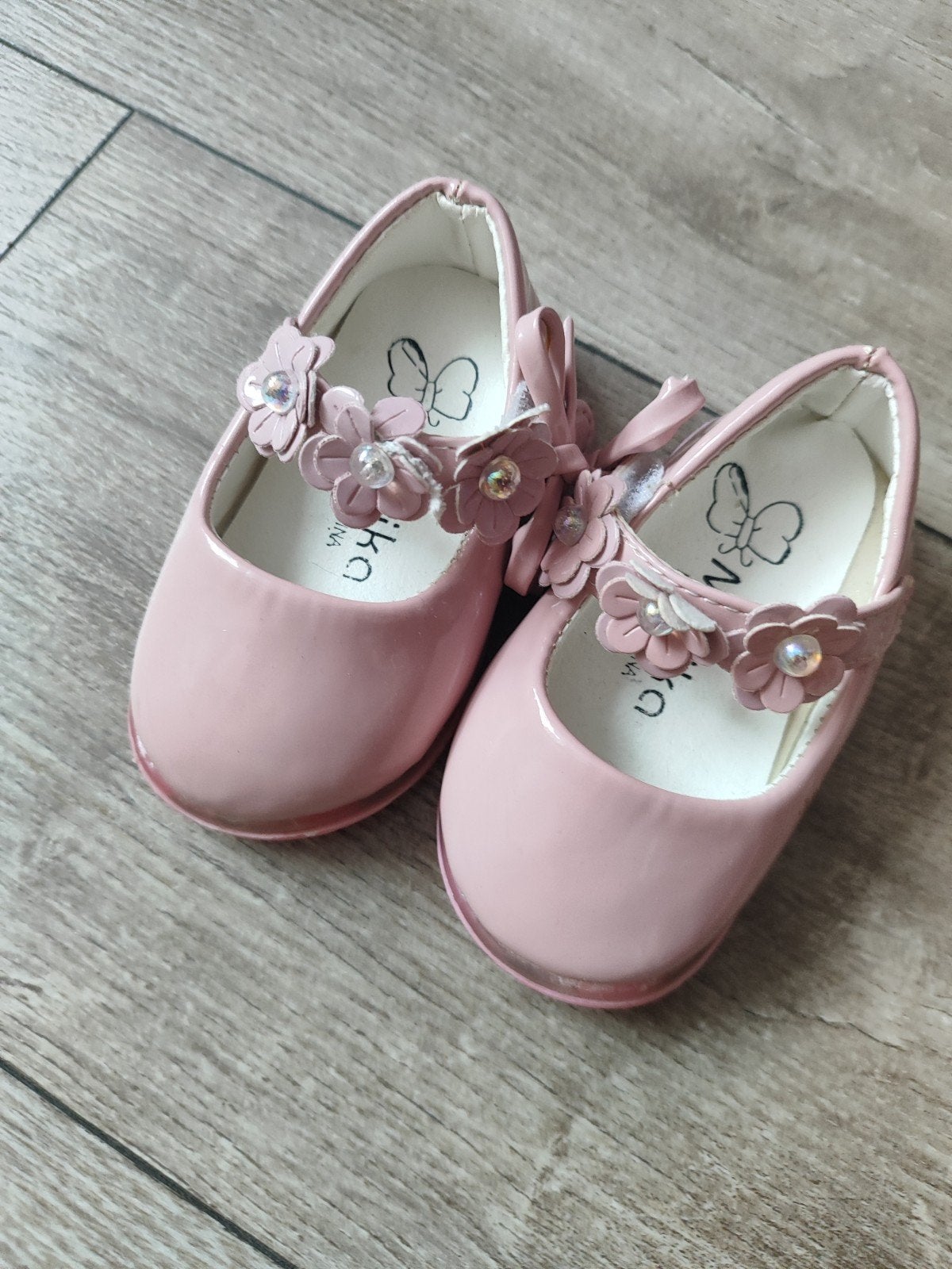 Roze baby schoentjes met bloemetjes - Maat 17, Kinderen en Baby's, Babykleding | Schoentjes en Sokjes, Ophalen, Maika, Schoentjes
