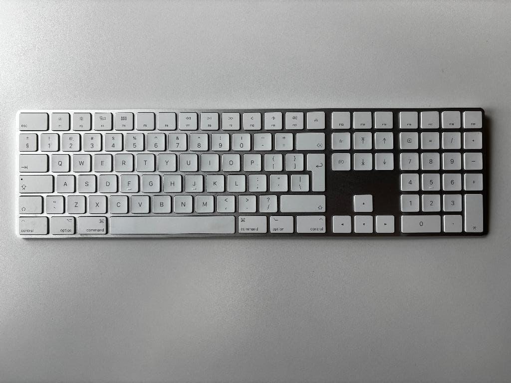 Apple draadloos toetsenbord A1843 - 2017, Gebruikt, Numeriek, Ophalen of Verzenden, Draadloos