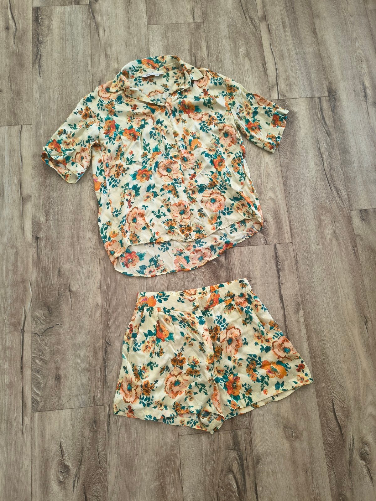 Prachtige beige set, two piece blouse short van Zara, maat S, Ophalen of Verzenden, Korte mouw, Onb, Maat 36 (S)