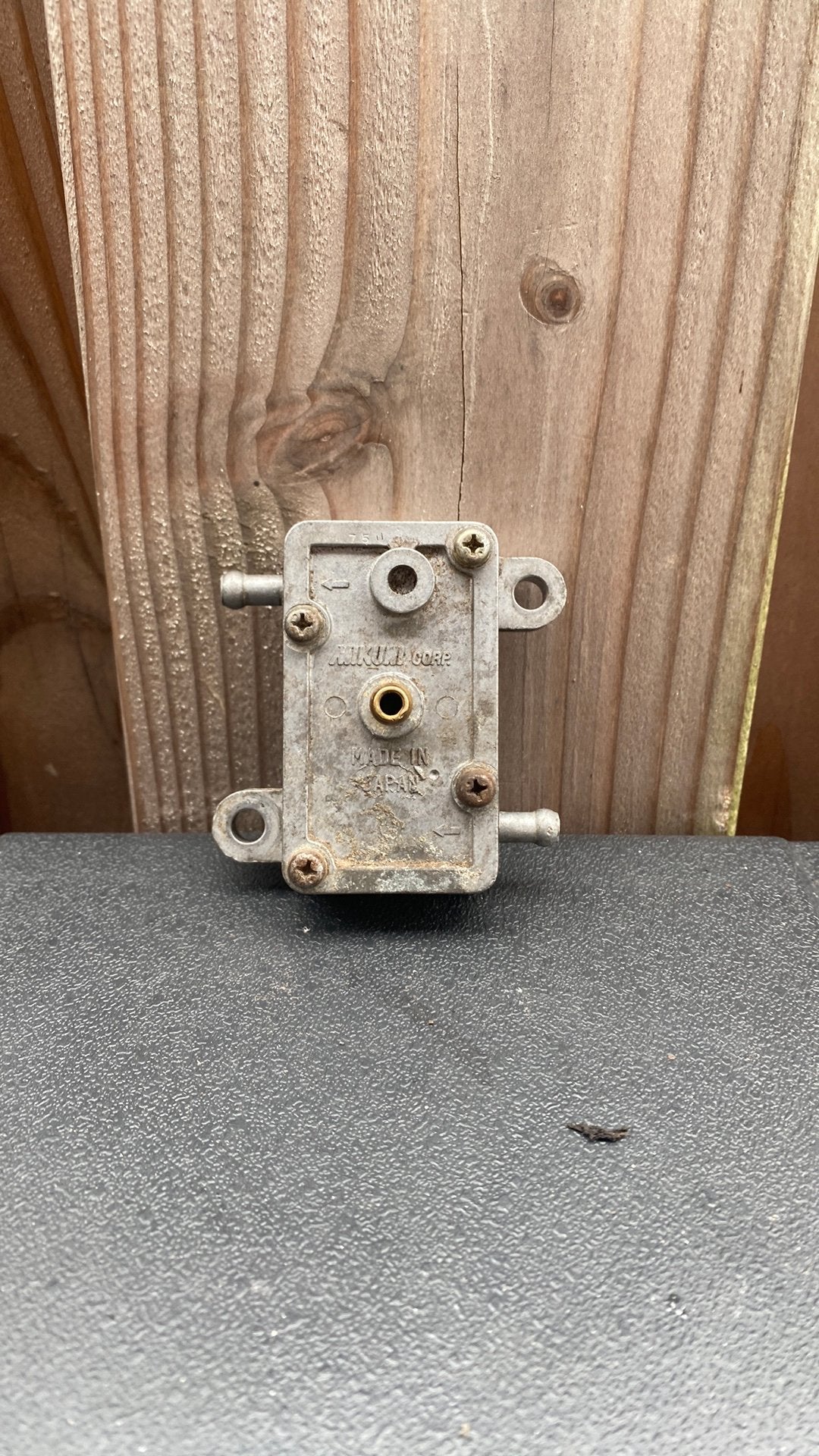 originele benzinepomp voor Piaggio en Gilera 125cc tot 180cc, Fietsen en Brommers, Ophalen of Verzenden, Zo goed als nieuw, Uitlaat