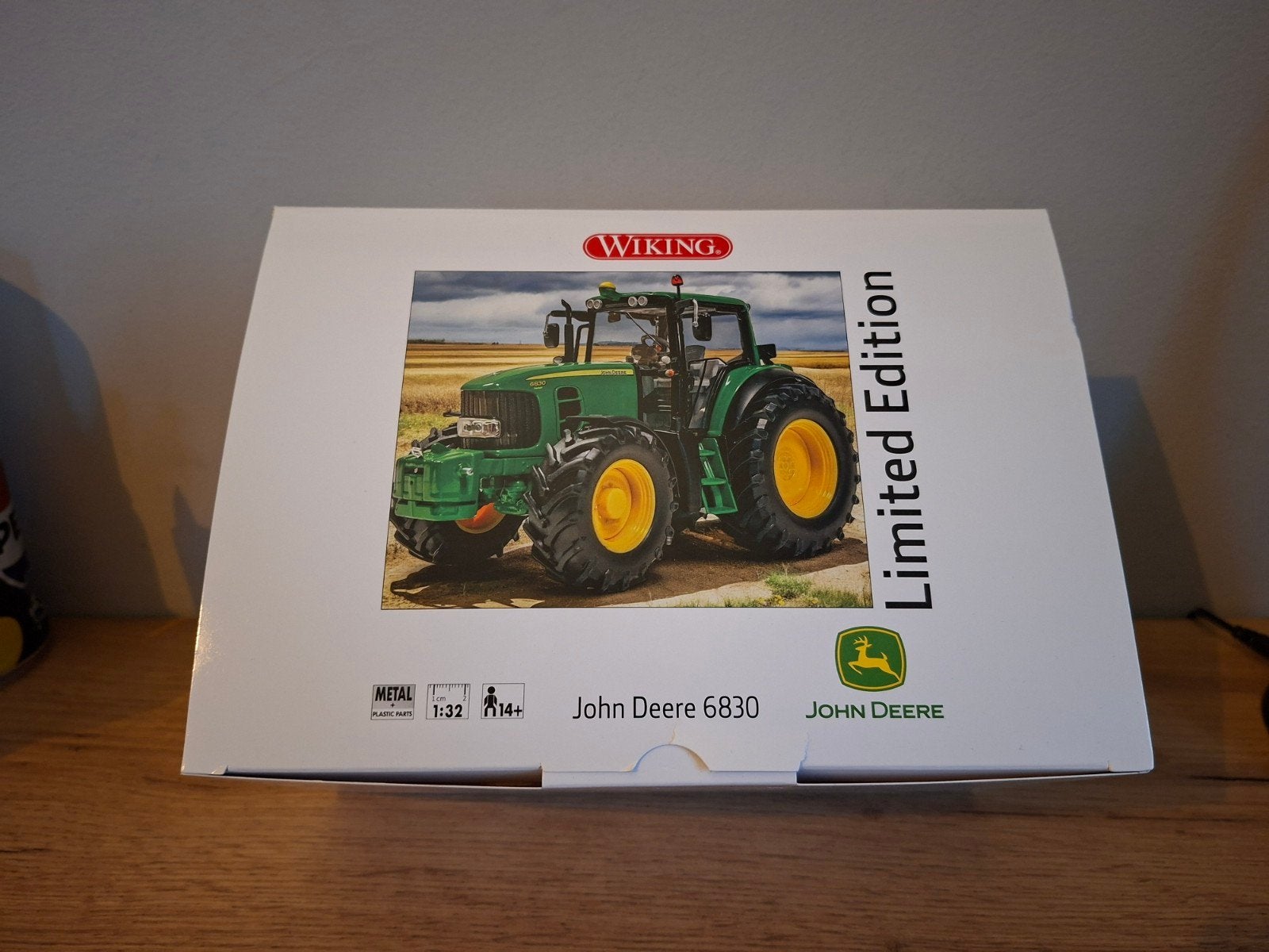 John Deere 6830 Limited Edition Wiking Tractor, Hobby en Vrije tijd, Modelauto's | 1:32, Ophalen of Verzenden, Zo goed als nieuw