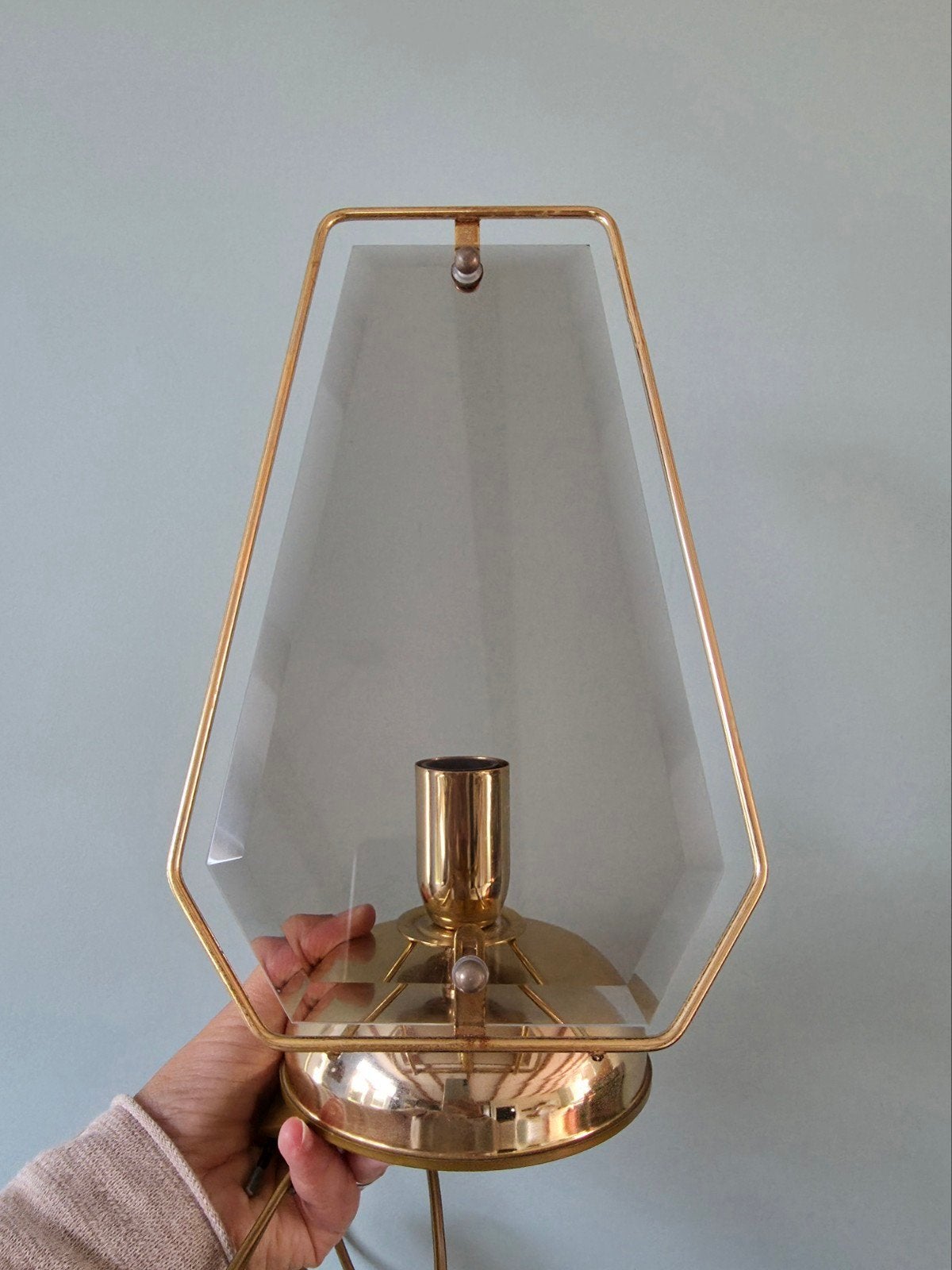 Vintage Hollywood Regency stijl lamp, messing en rookglas, Ophalen of Verzenden