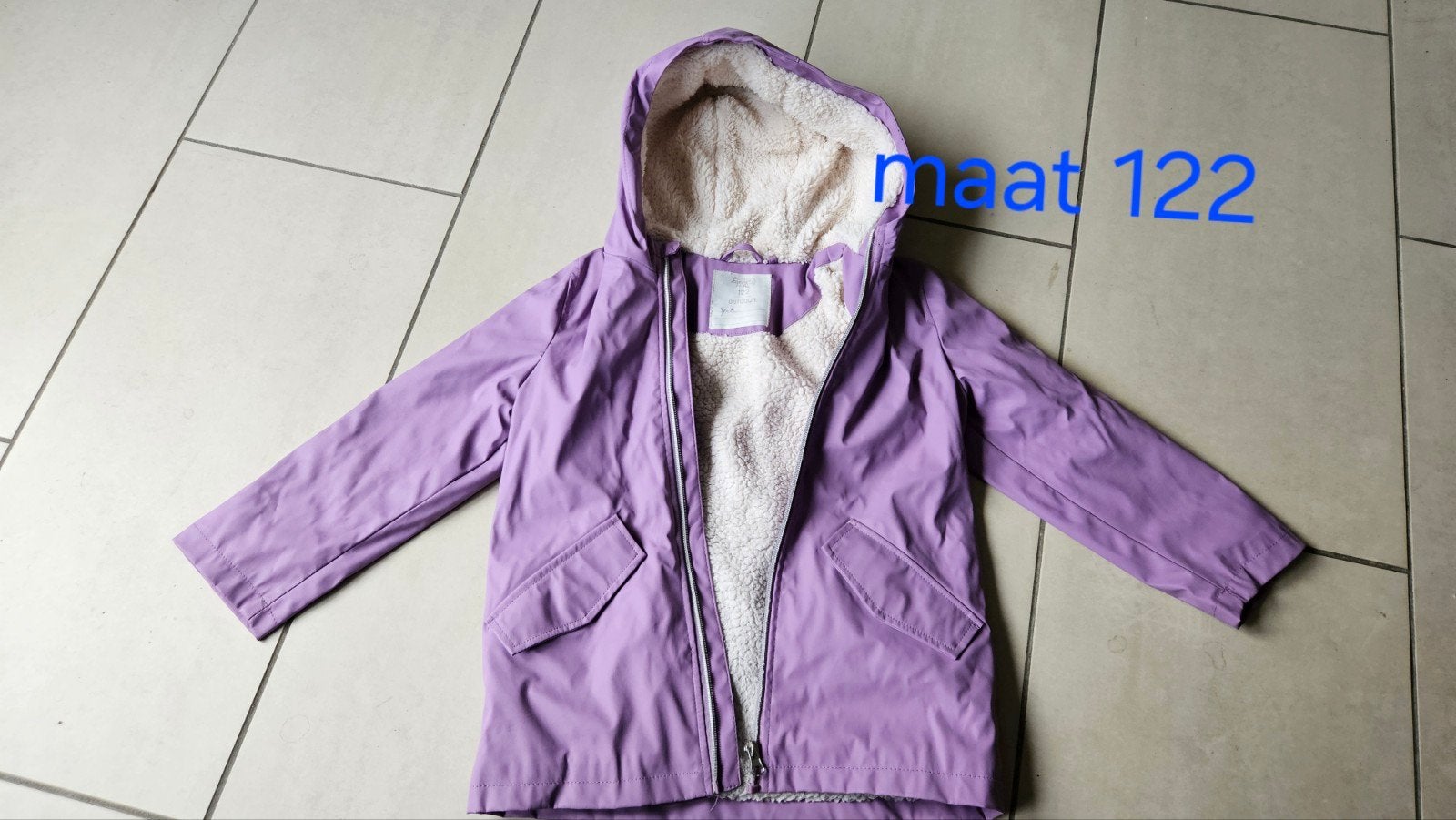 Paarse regenjas met teddy voering maat 122, Gebruikt, Meisje, Ophalen of Verzenden, Happy Outdoor
