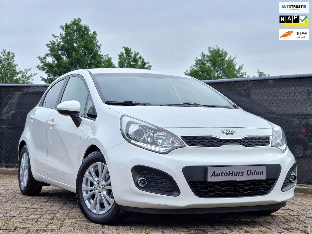 Kia Rio 1.2 CVVT World Cup Edition*Navi*Pdc*Leer*Camera, Zwart, 4 cilinders, Wit, Bedrijf