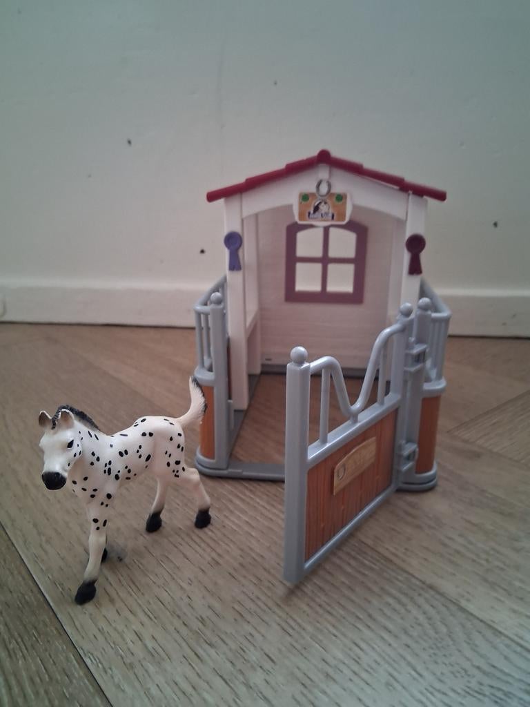 Schleich stalletje met veulen - Gebruikt, Ophalen of Verzenden, Gebruikt, Jongen of Meisje