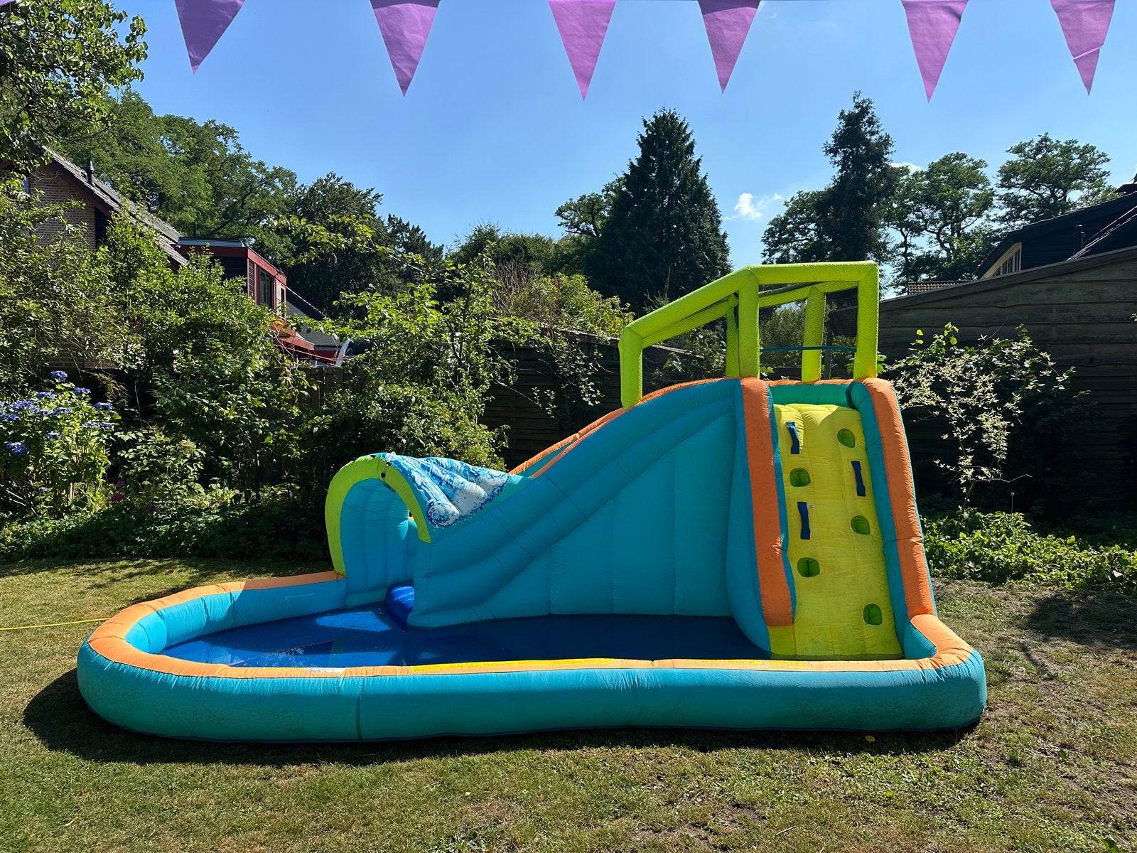 Banzai Waterpark - Opblaasbaar Waterpark met Glijbaan, Ophalen, Gebruikt