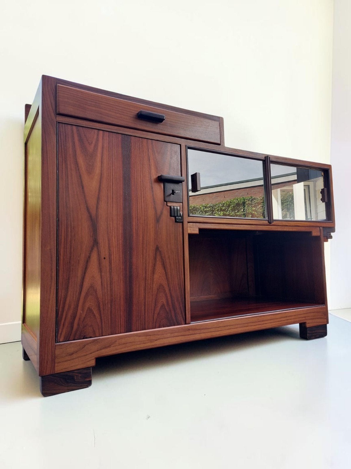 Art Deco kast  Amsterdamse School dressoir kast