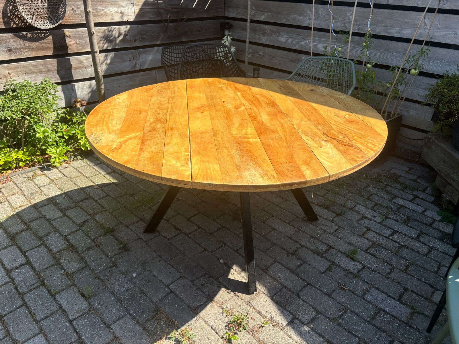 Ronde tafel 150 cm + 8 stoelen, Ophalen of Verzenden, Zo goed als nieuw, Rond, Kunststof