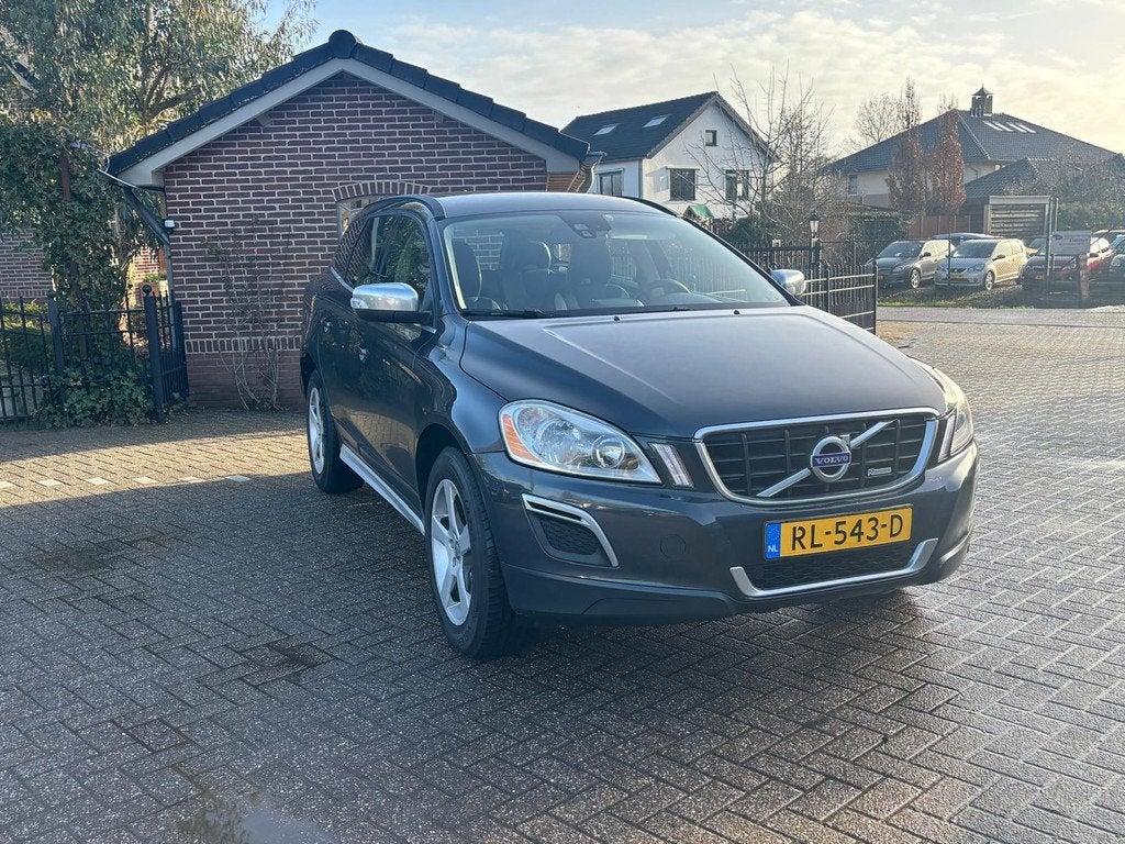 Volvo XC60 2.4D R-Design, Auto's, Volvo, Euro 5, Stof, Zwart, Zwart