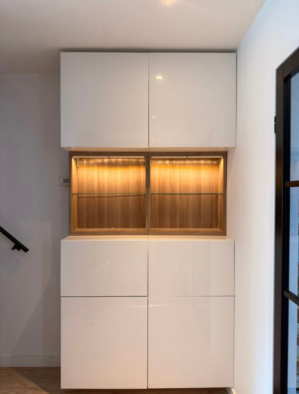 Ikea Besta kast incl. verlichting, Ophalen, Zo goed als nieuw, Wit