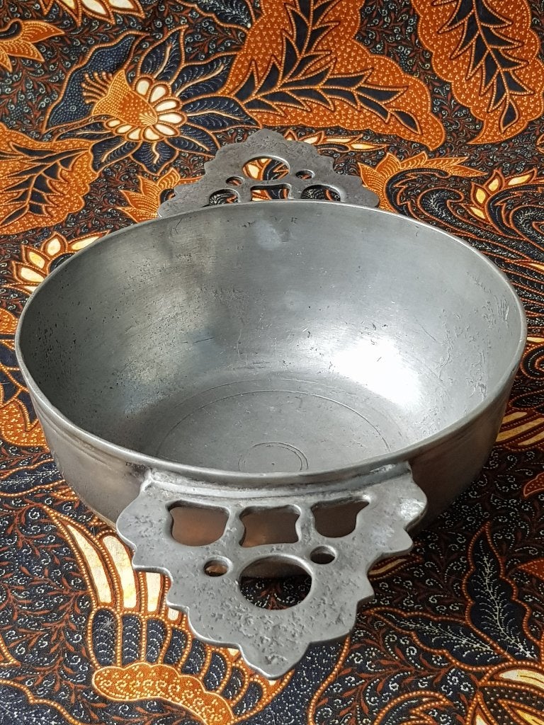 Grote zware antieke brandewijn kom uit Engeland 34,2 cm., Antiek en Kunst, Antiek | Tin, Ophalen of Verzenden