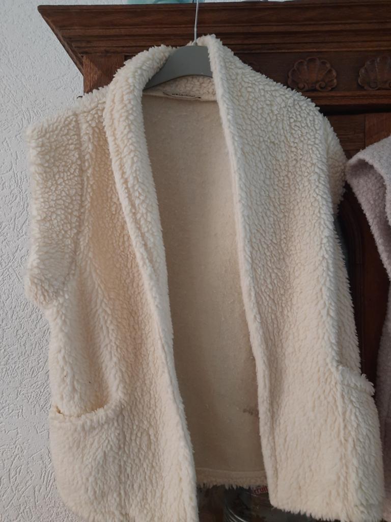 Teddy Gilets - Maat S - Made in Italy, Beige, Ophalen of Verzenden, Maat 36 (S), Onbekend