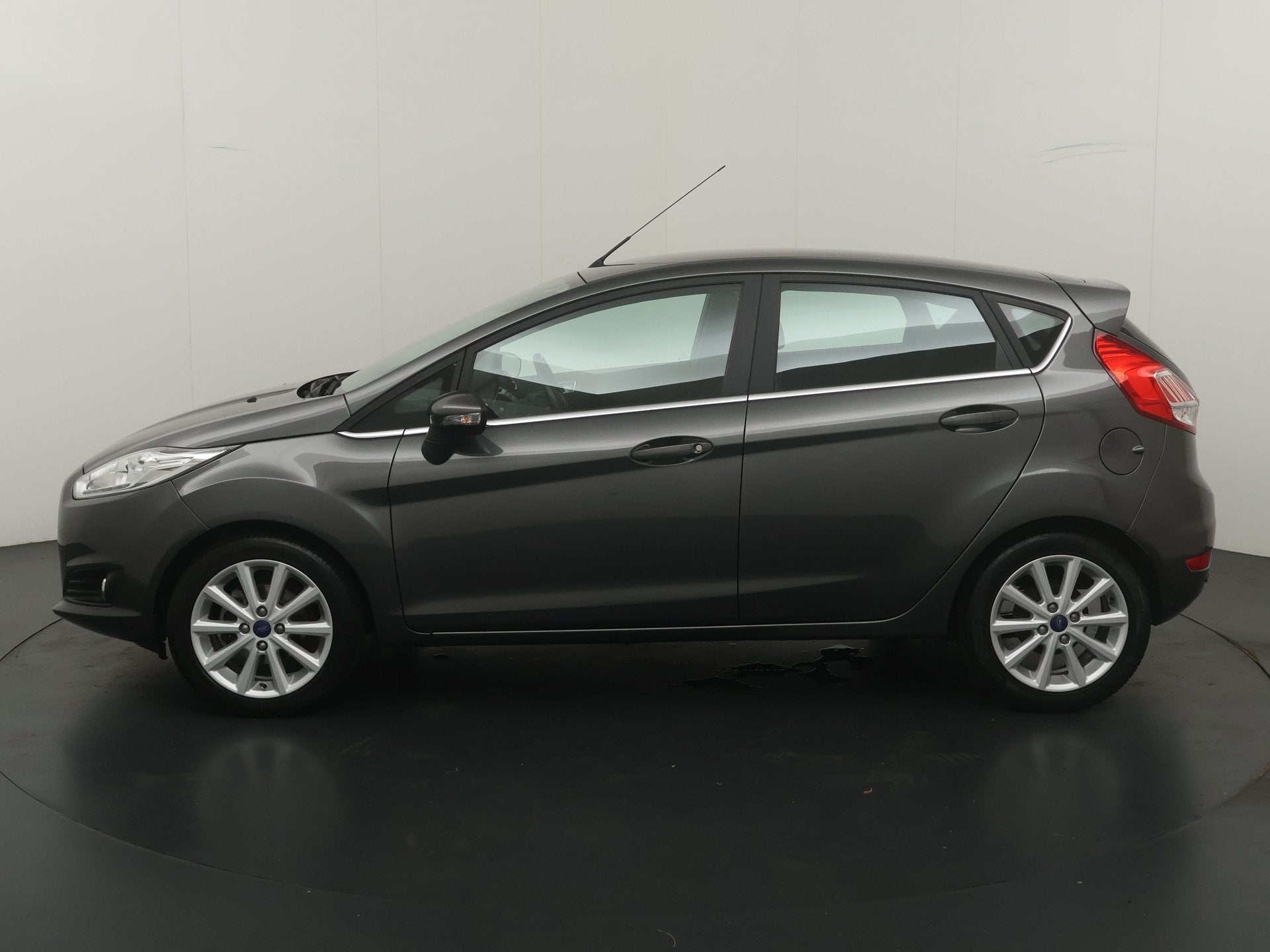 Ford Fiesta 100PK EcoBoost Titanium | Dealeronderhouden | Pa, Auto's, 23 km/l, Origineel Nederlands, Bedrijf, Handgeschakeld
