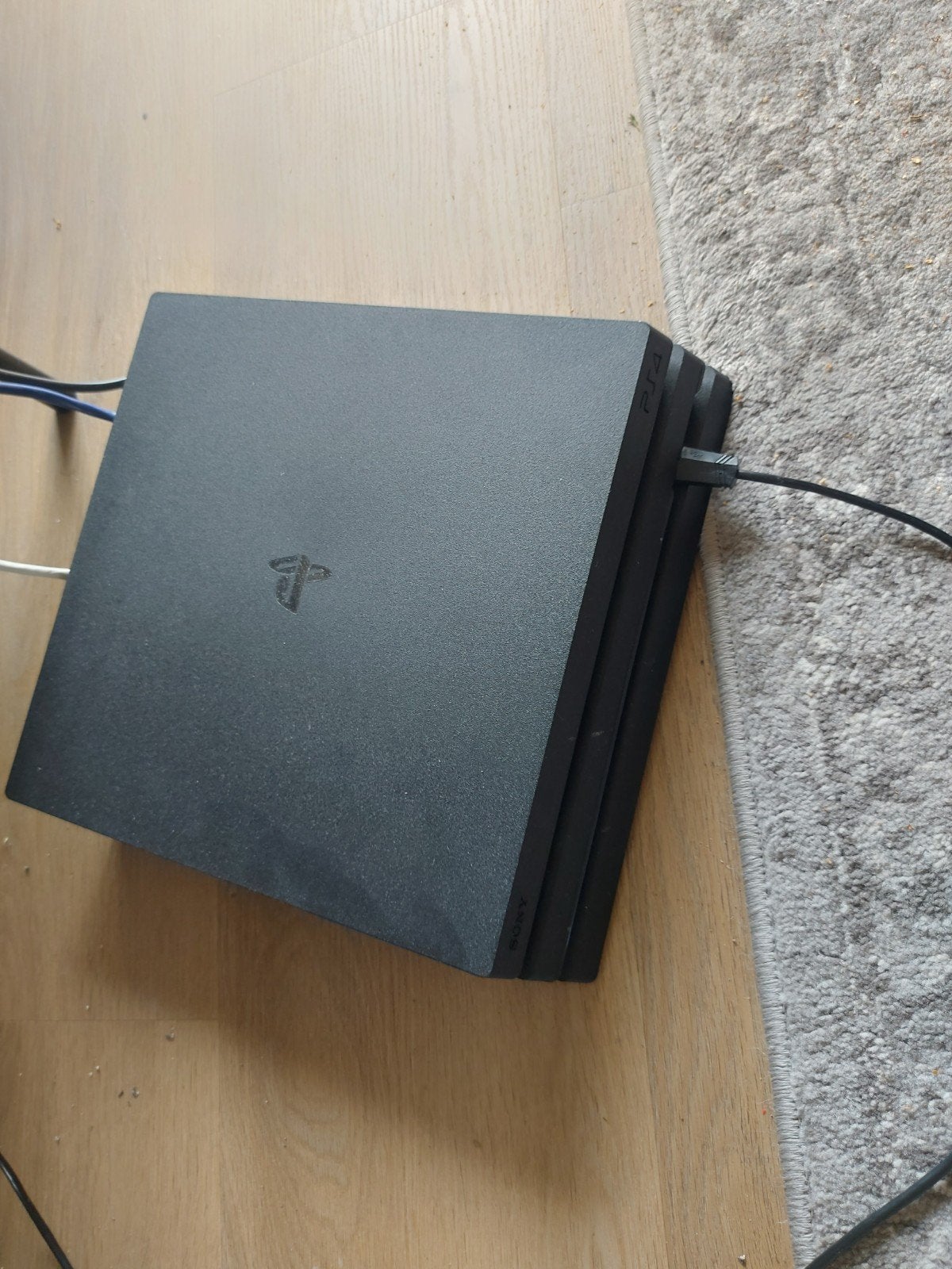 PlayStation 4 Pro met controller en 3 games, Spelcomputers en Games, Spelcomputers | Sony PlayStation 4, Gebruikt, Pro, Met 1 controller