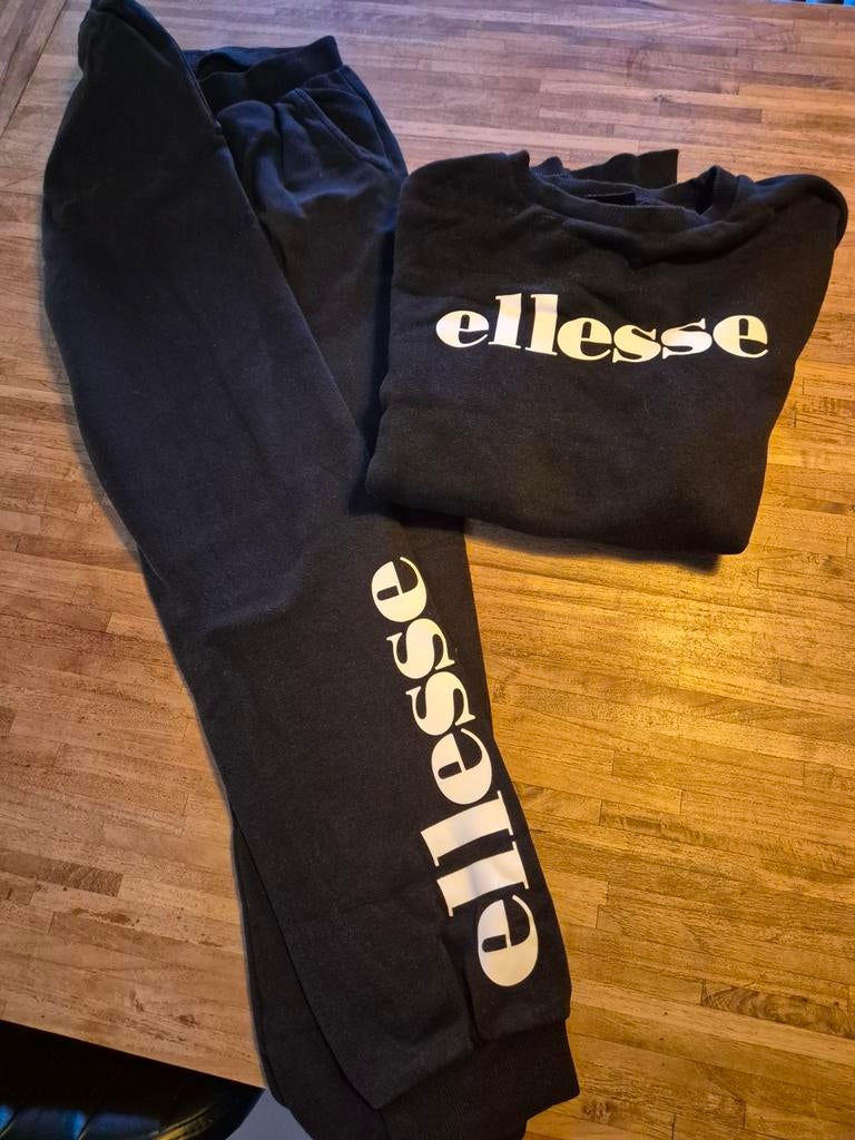 Ellesse trainingspak - broek en trui - Maat S, Gebruikt, Jongen of Meisje, Ophalen of Verzenden, Setje