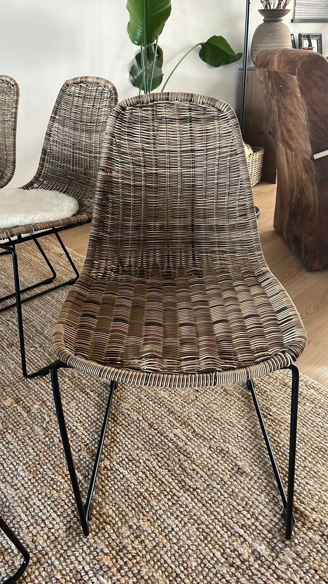 6 eetkamerstoelen riet / kunsstof materiaal, Kunststof, Zwart, Ophalen of Verzenden, Zo goed als nieuw
