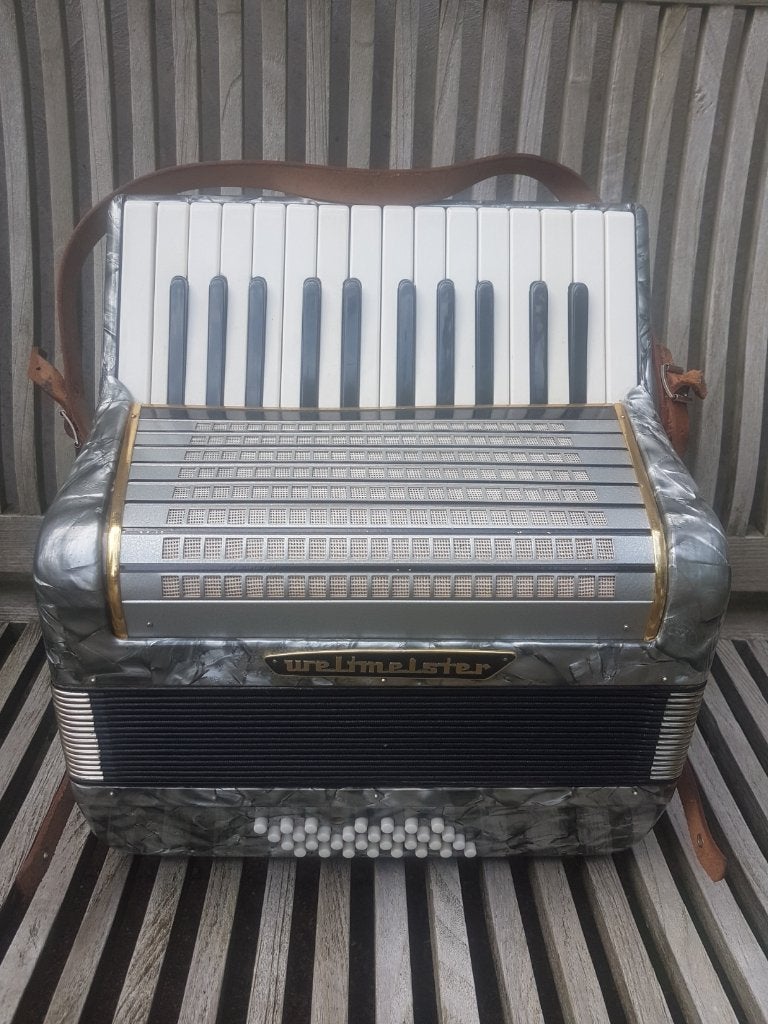 Accordeon Weltmeister, Muziek en Instrumenten, Ophalen, Gebruikt, 32-bas, Met koffer