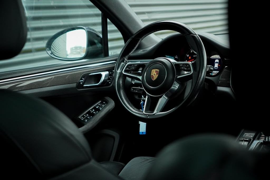 Foto 40 van Porsche Macan 3.0 GTS / Pano / Luchtvering / Trekhaak / Spor