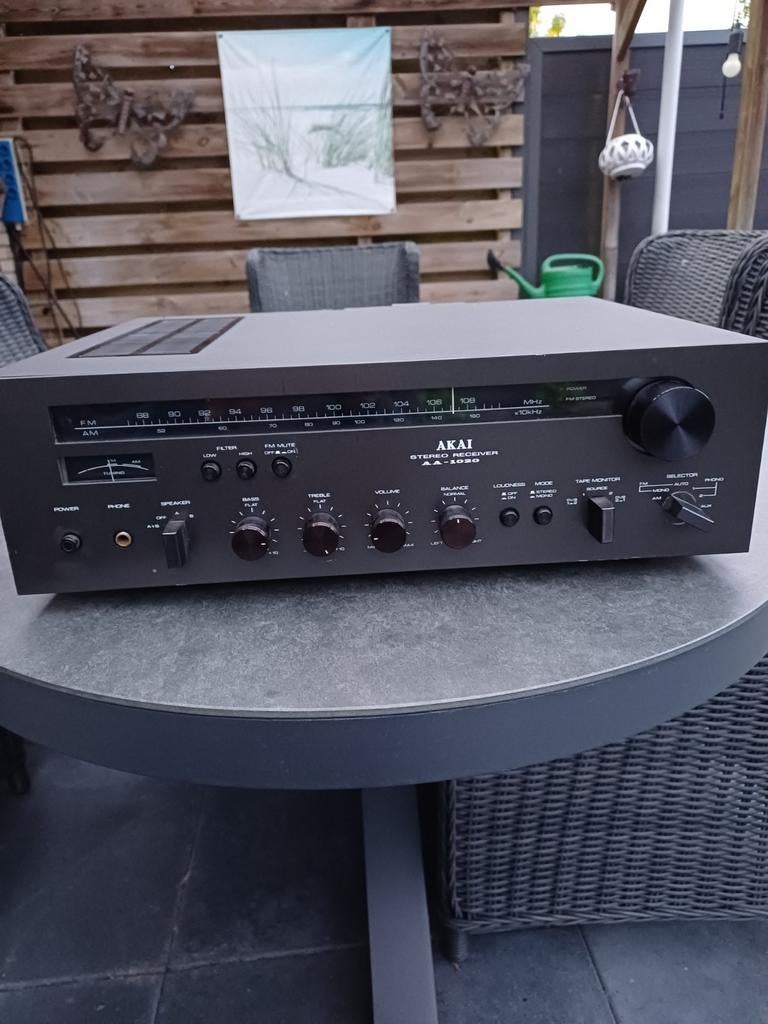 KEURIG NETTE AKAI TUNER VERSTERKER AA 1020, Ophalen of Verzenden, Minder dan 60 watt, Overige merken