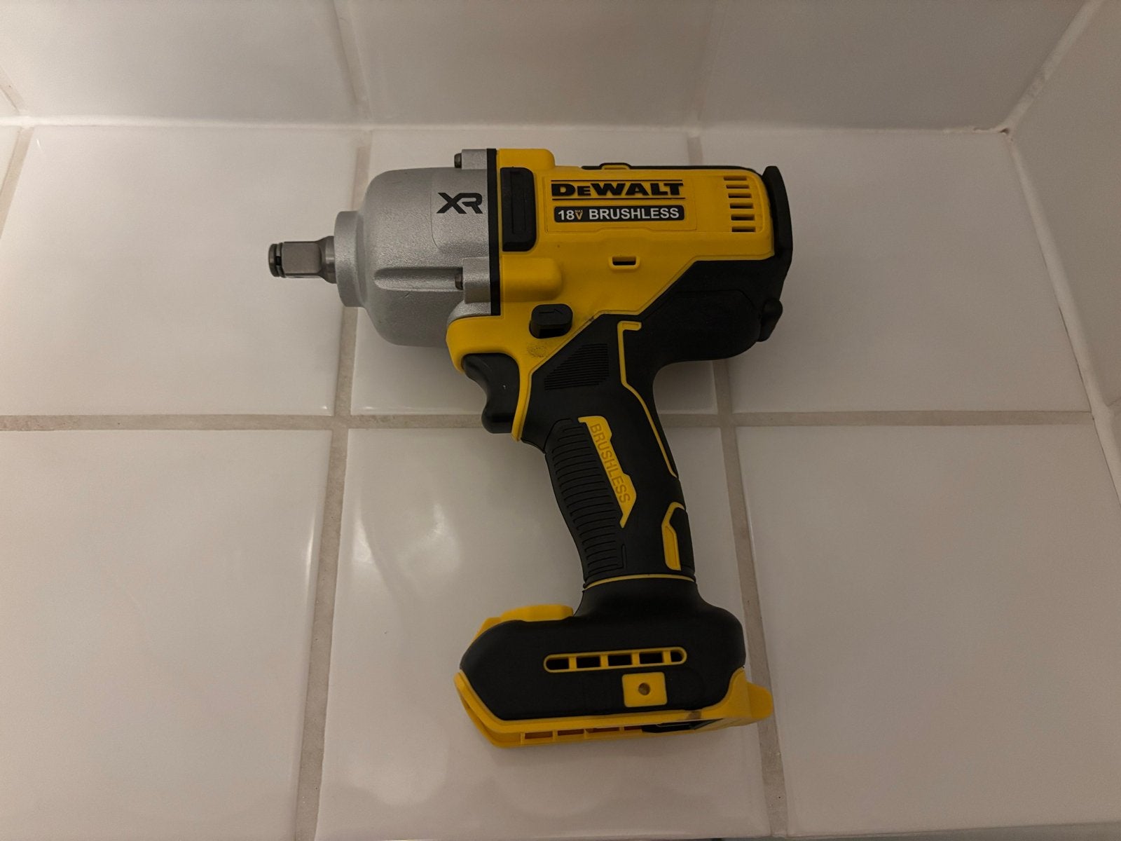 Foto 2 van DeWalt DCF892 18V Slagmoersleutel - Nieuw
