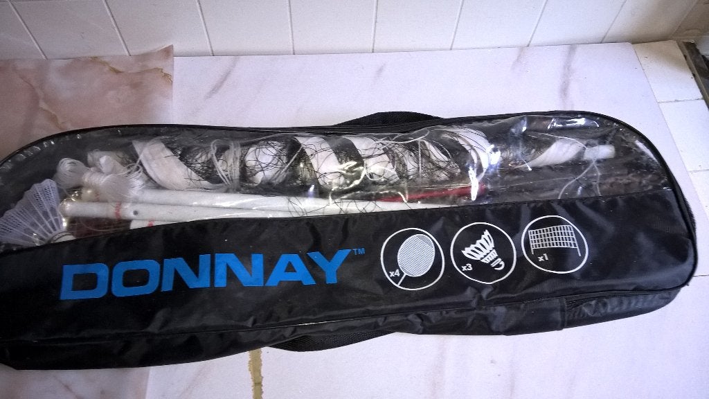 TE koop aangeboden mooi badminton set.doe gepast bod, Sport en Fitness, Badminton, Ophalen of Verzenden, Zo goed als nieuw, Racket(s)