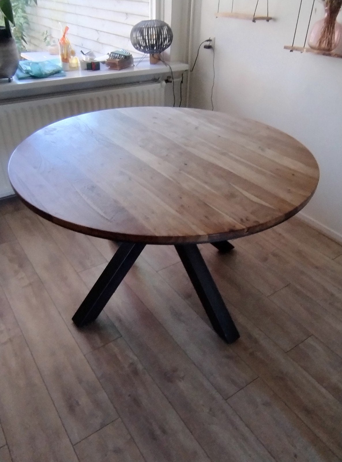 Xooon eettafel 130cm rond, Rond, Zo goed als nieuw, Vier personen, Ophalen
