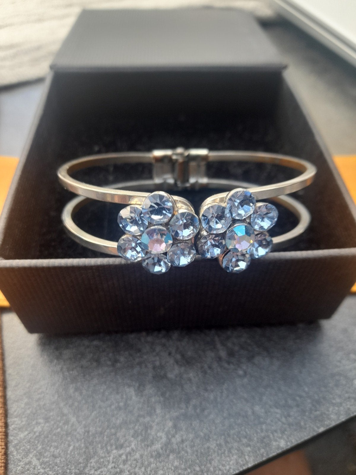 Stalen armband met gekristalliseerde Swarovski elementen, Ophalen of Verzenden, Gebruikt, Zilver, Staal