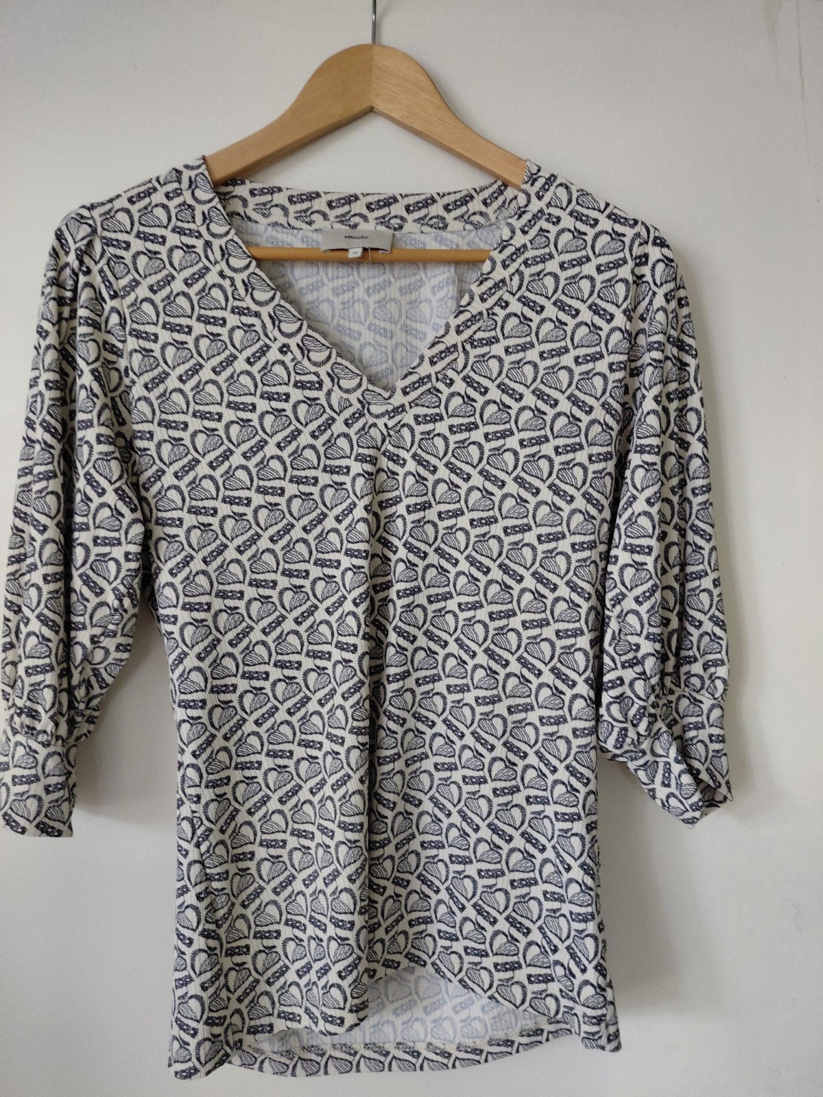 Shoeby top met hartjesprint - Maat M - Zo goed als nieuw, Maat 38/40 (M), Wit, Ophalen of Verzenden, Zo goed als nieuw
