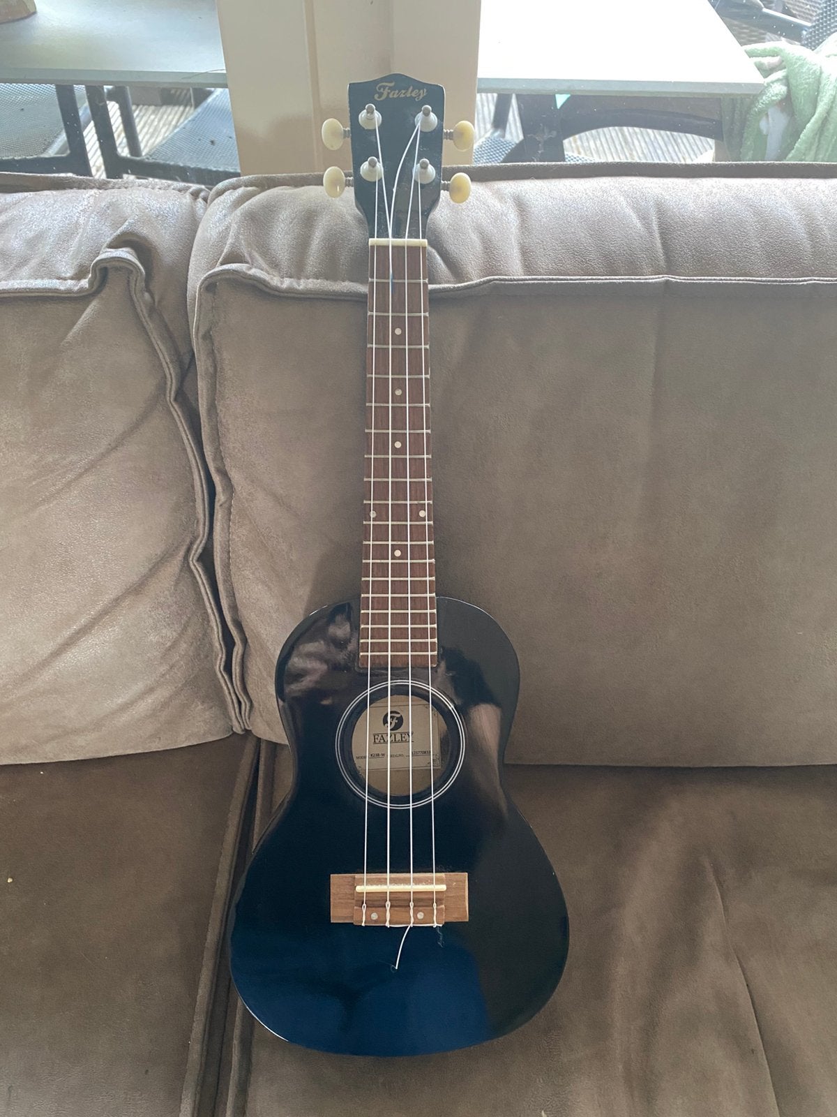 Fazley Ukelele K23B-W - Zwart, Gebruikt, Muziek en Instrumenten, Snaarinstrumenten | Overige, Ophalen, Gebruikt, Ukelele
