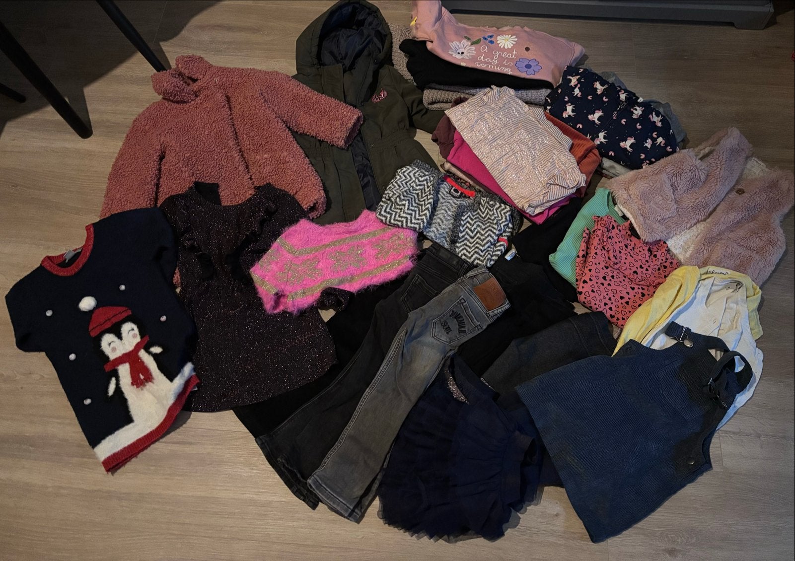 Groot Kledingpakket Meisjes Maat 98 - voor de koudere dagen, Ophalen, Zo goed als nieuw, Maat 98