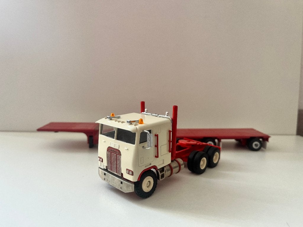 Freightliner met rode traler van Conrad, Ophalen of Verzenden, Gebruikt, Bus of Vrachtwagen, Overige merken