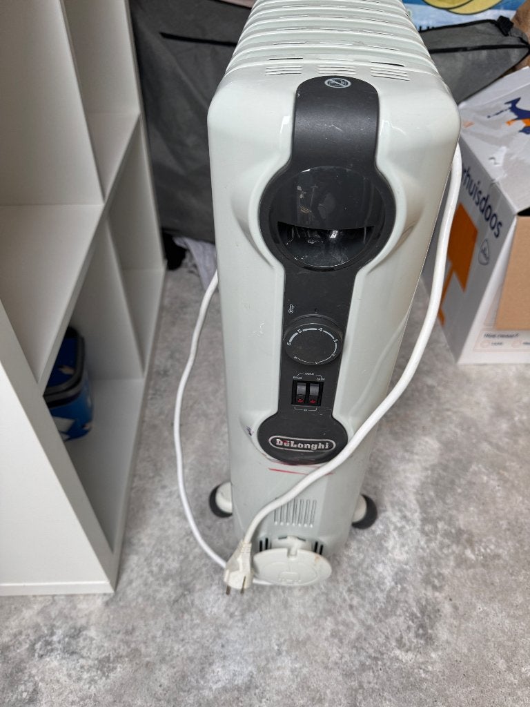 De’Longhi TRRS 1225 olieradiator 2500W, Doe-het-zelf en Verbouw, 30 tot 80 cm, Radiator, Minder dan 60 cm, Ophalen of Verzenden