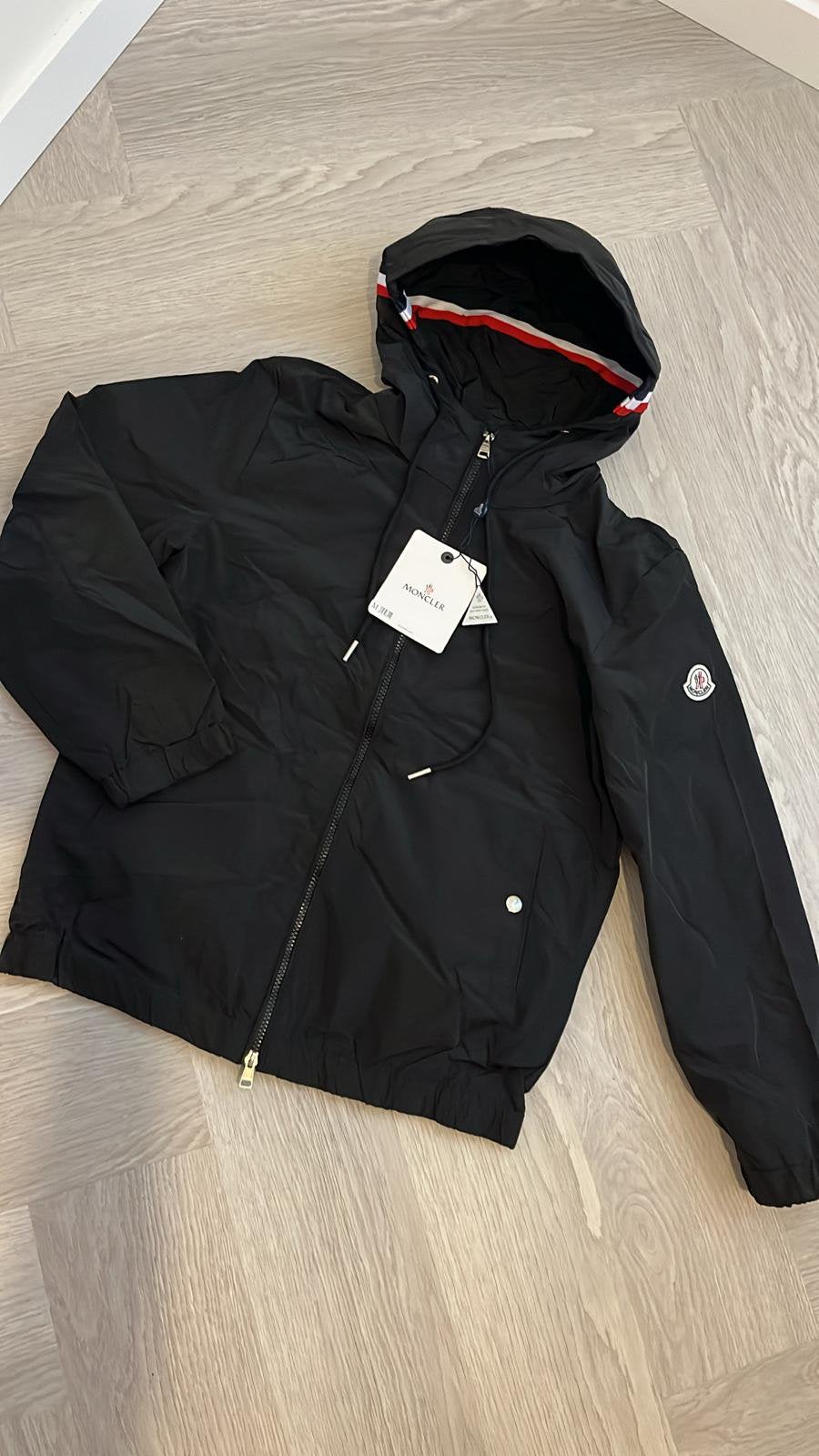 Moncler windbreaker nieuw in verpakking nfc, Ophalen of Verzenden, Nieuw, Maat 48/50 (M), Zwart