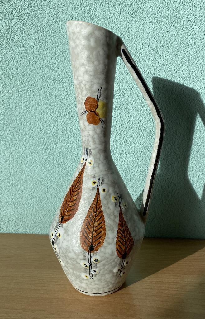 1959-61 Gouda Plateelfabriek TIKO Vaasje hoge hals met oor, Gebruikt, Overige kleuren, Aardewerk of Porselein, Ophalen of Verzenden