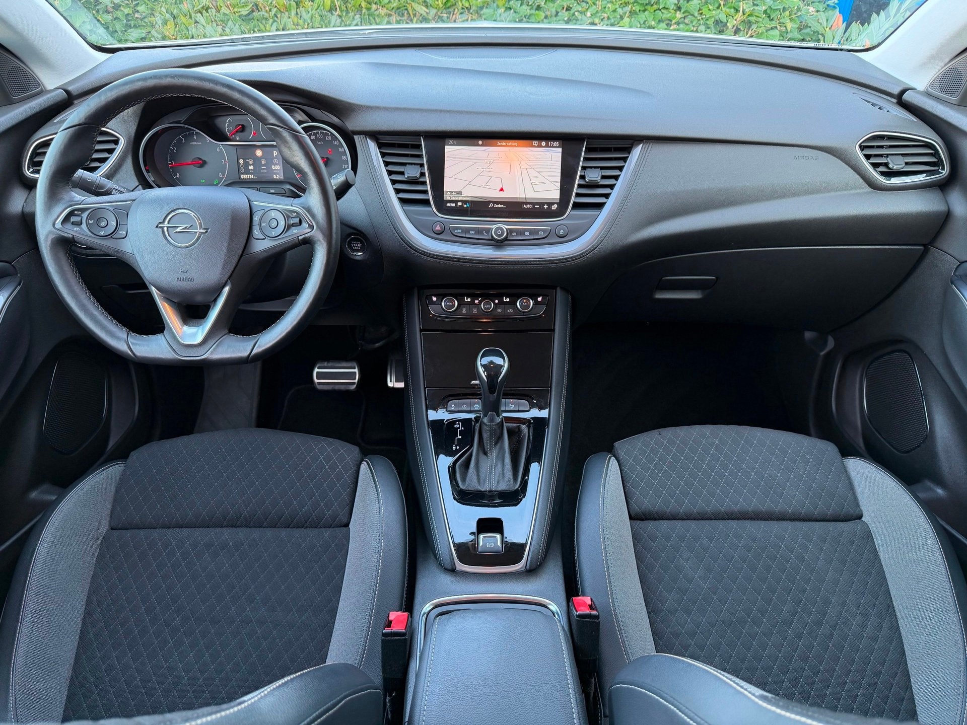 Opel Grandland X 1.6 Turbo Ultimate Aut Parelmoer 1600KG Tre, Auto's, Opel, Gebruikt, Zwart, 4 cilinders, 181 pk