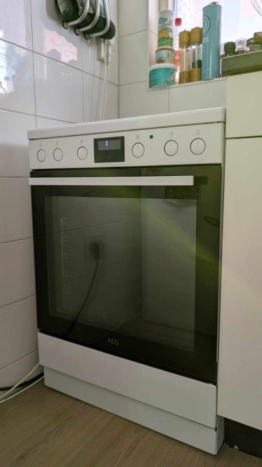AEG Vrijstaand Keramisch Fornuis met Oven, Witgoed en Apparatuur, Fornuizen, Ophalen, Hete lucht, 60 cm of meer, 4 kookzones