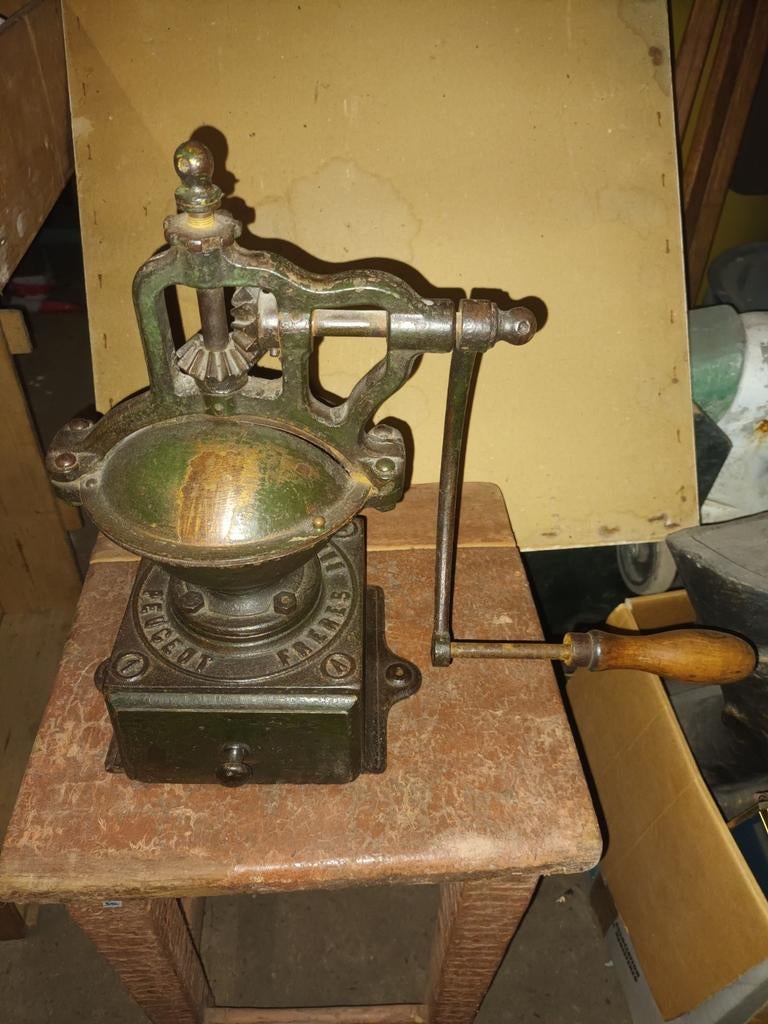 Antieke Peugeot koffiemolen - Decoratief en functioneel, Ophalen of Verzenden