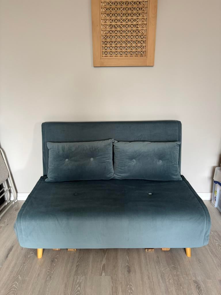 MADE Haru kleine slaapbank, marinegroen fluweel, Huis en Inrichting, Slaapkamer | Slaapbanken, Ophalen, Tweepersoons, 190 cm of minder
