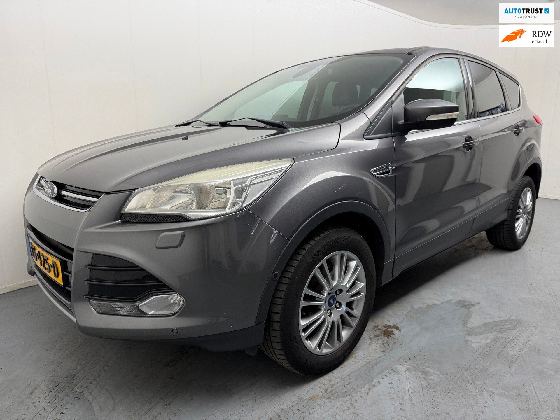 Ford Kuga 1.6 Titanium Plus # Camera # Navi # Pdc # Trekhaak, Voorwielaandrijving, 15 km/l, Gebruikt, 4 cilinders
