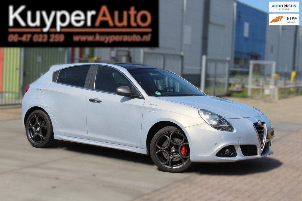 Alfa Romeo Giulietta 1.4 Turbo Exclusive Q v line,, pano,,le, Voorwielaandrijving, Gebruikt, Euro 6, 4 cilinders