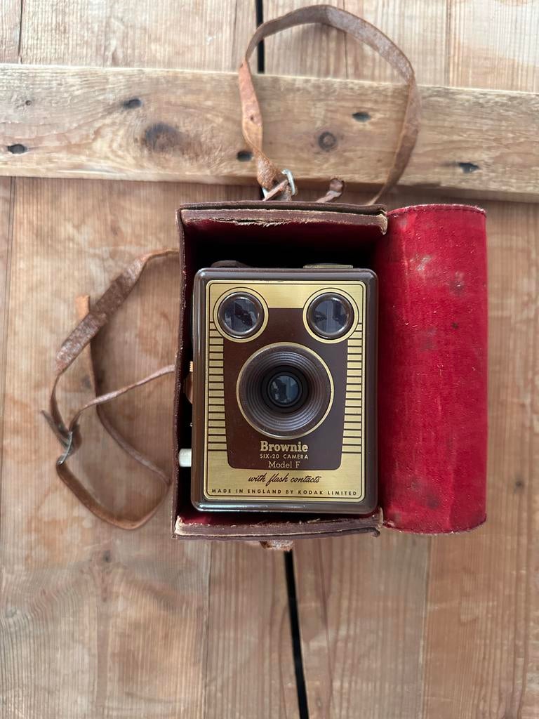 Kodak Brownie Six-20 Model F Camera met Tas, Ophalen of Verzenden, Gebruikt, Compact, Kodak