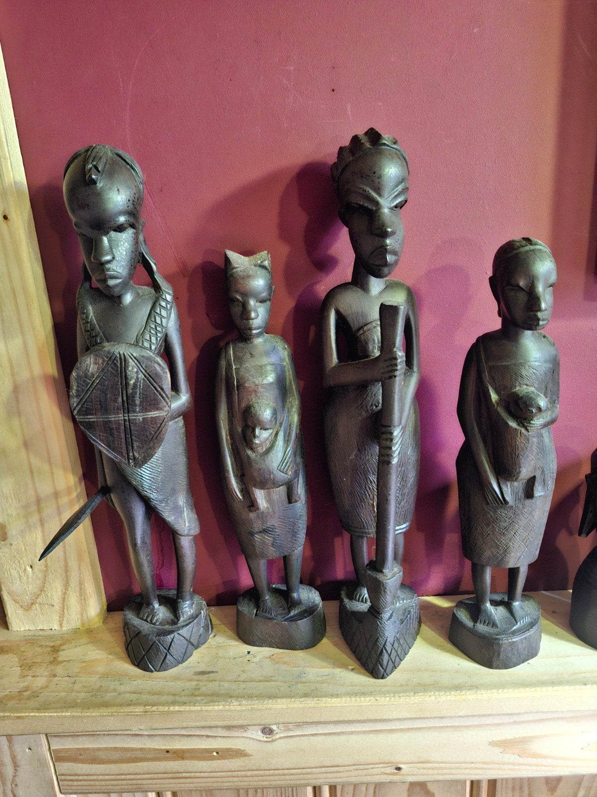 Set van 6 handgesneden houten beeldjes - Afrikaanse kunst, Hout, Afrika, Ophalen of Verzenden, Beeld