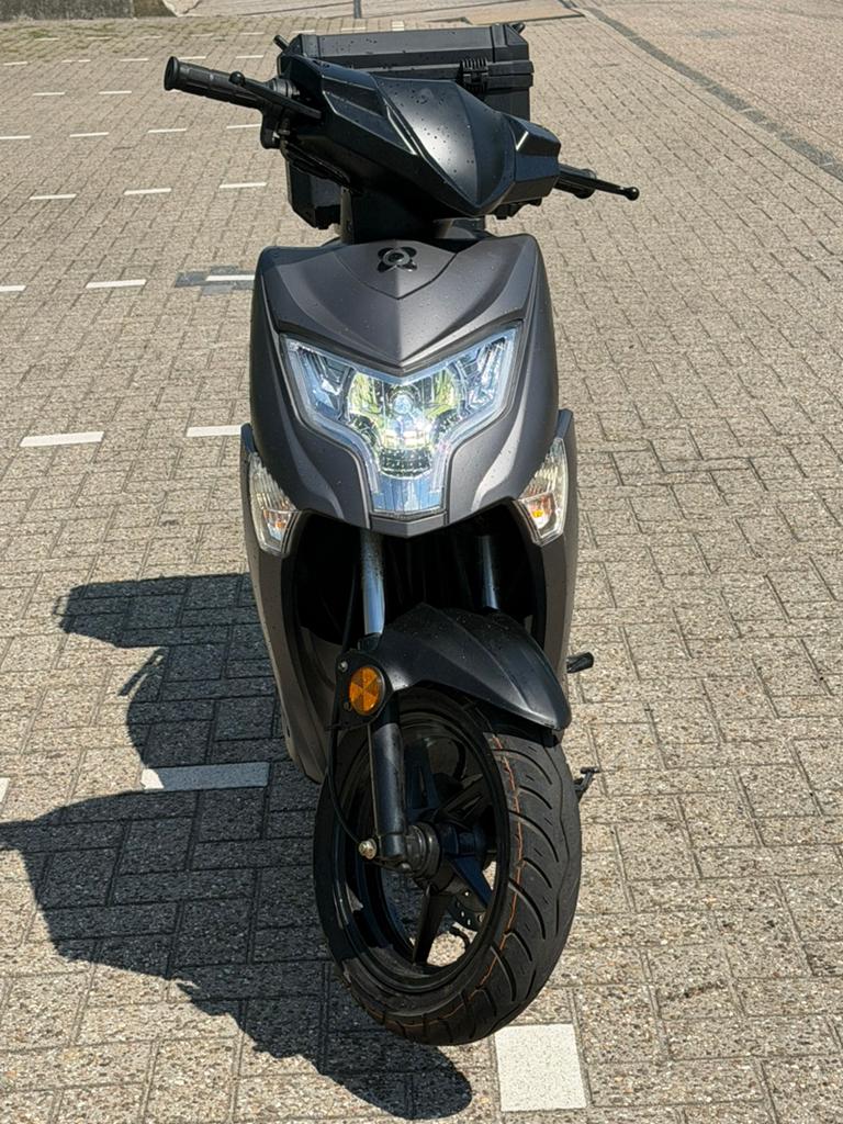 AGM - Bromscooter  Onbezonnen, Fietsen en Brommers, Scooters | Kymco, Ophalen, Overige modellen, Maximaal 45 km/u, 49 cc