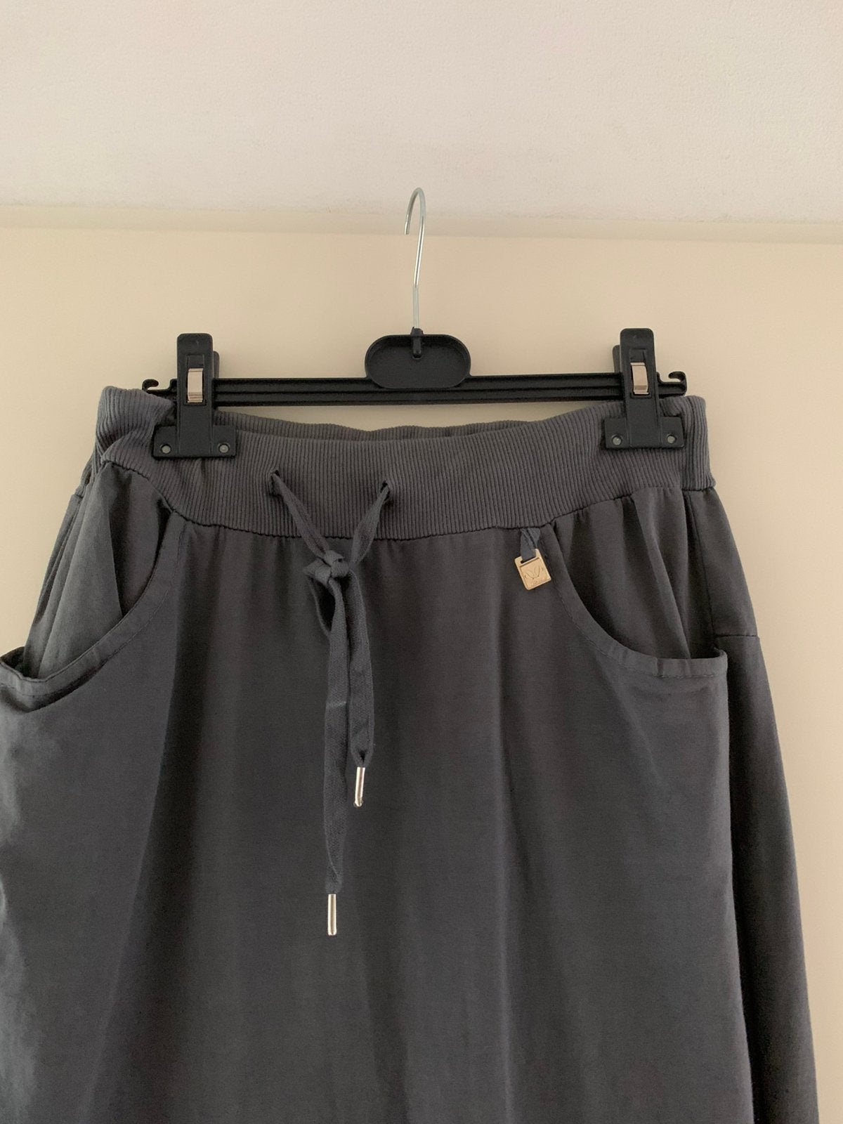 Mooie vlotte rechte zomerrok 1 maat, Kleding | Dames, Rokken, Ophalen of Verzenden, Nieuw, Maat 38/40 (M), Onder de knie