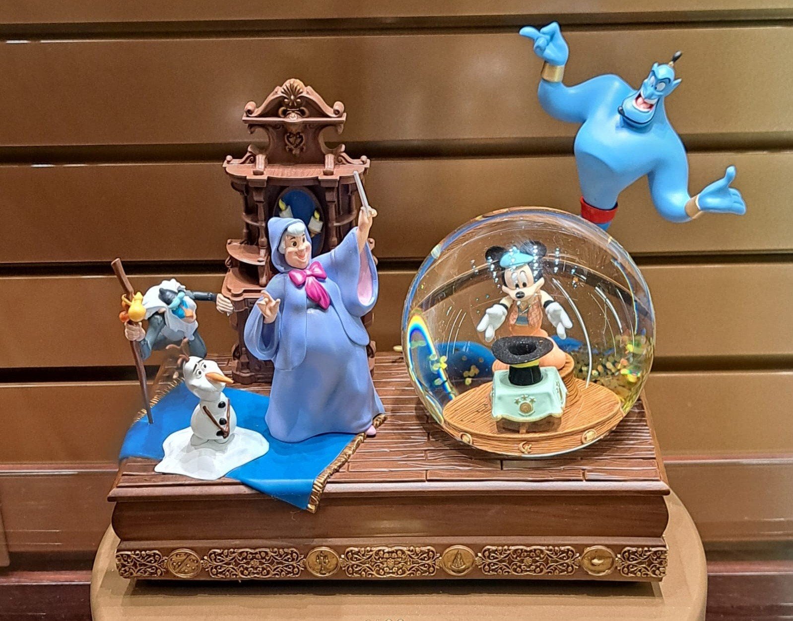 Disneyland Parijs snowglobe Mickey en the Magician, Ophalen of Verzenden, Mickey Mouse, Nieuw, Beeldje of Figuurtje
