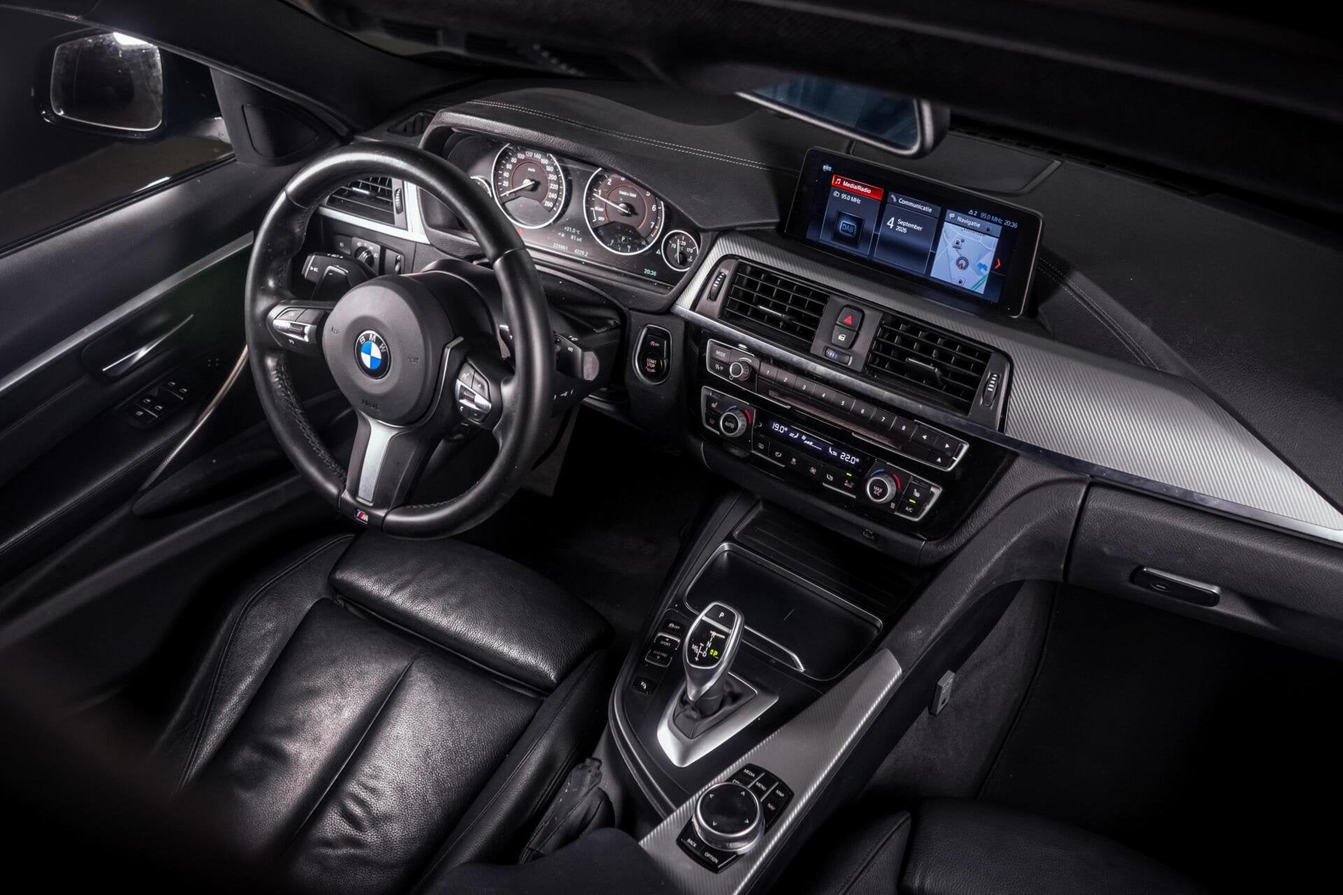 BMW 3-serie 320i M-Sport|Pano|Flippers|Camera|Leder|B48|Shad, Auto's, Automaat, 1998 cc, Achterwielaandrijving, Euro 6