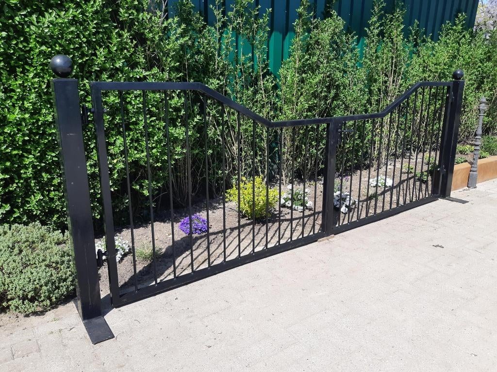 Dubbele inrijpoort, sier hekwerk, Ophalen, 100 tot 150 cm, Zo goed als nieuw, IJzer