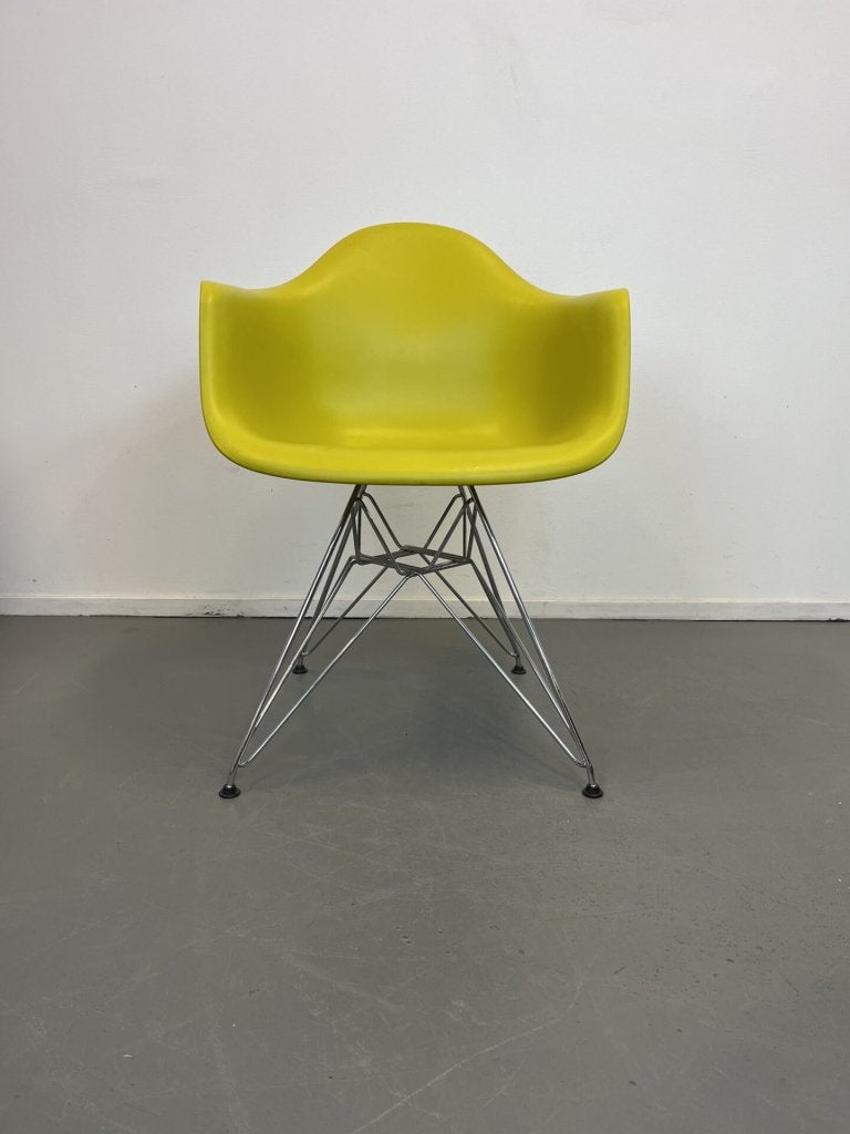 Vitra Eames DAR Stoel Mosterdgroen Kunststof - Chroom, Niet ingevuld, Zo goed als nieuw, Niet ingevuld, Niet ingevuld